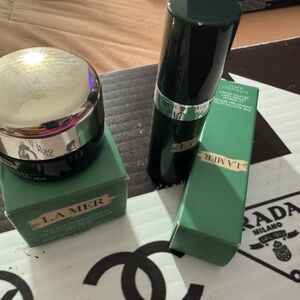 La Mer Skincare Duo with Green and Silver Packaging
